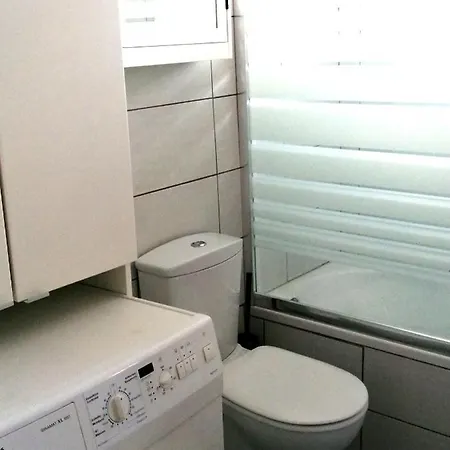 Full House Near The Center Of Apartment *